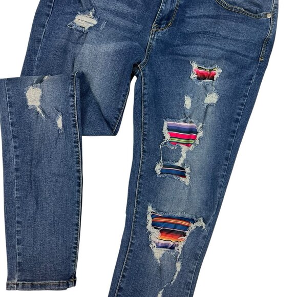 Judy Blue Skinny Fit Jeans Size 15/32 Distressed Mariah Serape Rainbow Patch - Picture 7 of 13